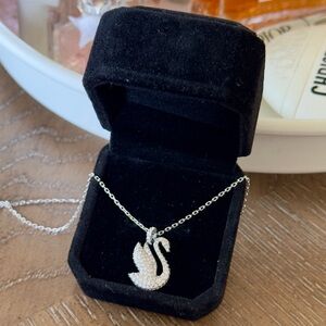 Swarovski: Necklace and earrings
Crystals, Rhodium plated
Condition: Great